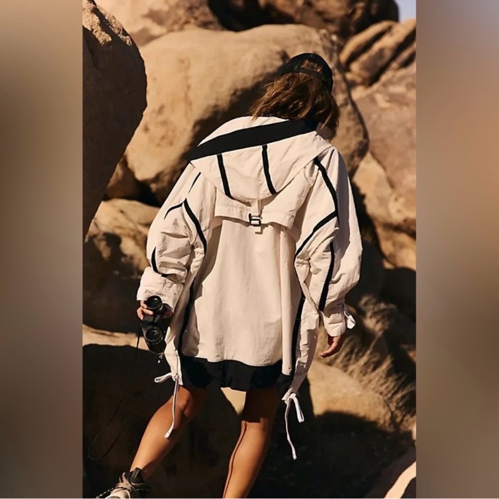 FP Movement Peace Out Backpack Parachute Parka in Off White M-L NWT - Picture 2 of 9